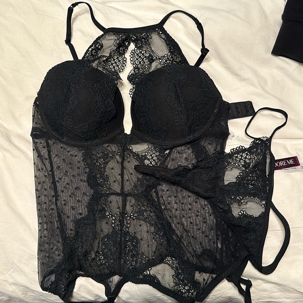 34C bra sets lingerie selling all of them together for 20$